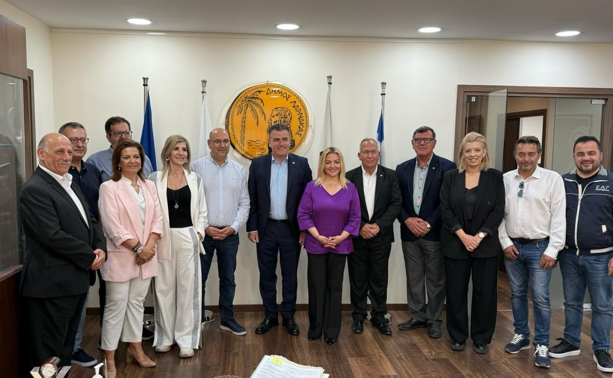 Ο δήμαρχος Λάρνακας με πολυμελή αντιπροσωπεία έρχεται στη Λάρισα 